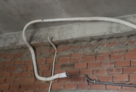 Bảng giá thi công đường ống máy lạnh âm tường